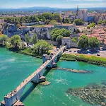 Cosy Proche Avignon Pont-du-gard *
