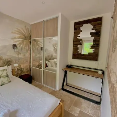 Cosy Proche Avignon Pont-du-gard *