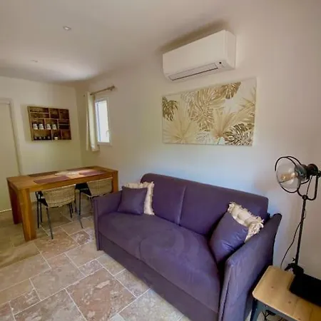 Cosy Proche Avignon Pont-du-gard Appartamento