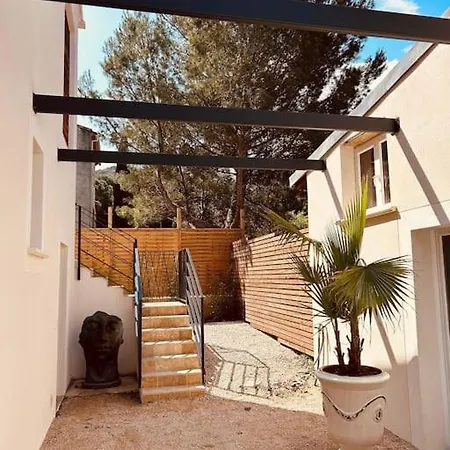 Cosy Proche Avignon Pont-du-gard *