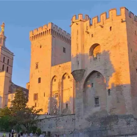 Cosy Proche Avignon Pont-du-gard