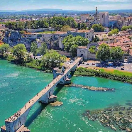 Cosy Proche Avignon Pont-du-gard *