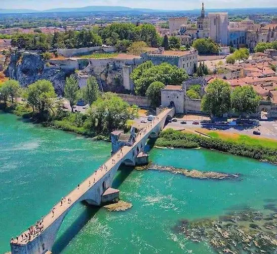 Cosy Proche Avignon Pont-du-gard *